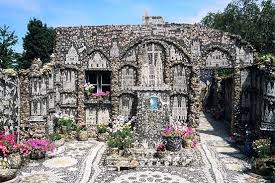 Maison Picassiette The Extraordinary Work Of Just One Man Raymonde Isidore Between 1930 And 1964 Isidore Created A House And Chartres Mosaic Mosaic House
