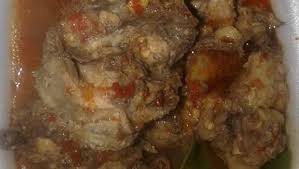 Makanan ini adalah daging entog yang dimasak dalam bumbu dengan intensitas cabai yang sangat banyak. Pedesan Balungan Ayam Cocok Untuk Makan Siang Radarcirebon Com