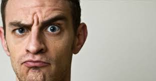 Resultado de imagem para PESSOA DESCONFIADA