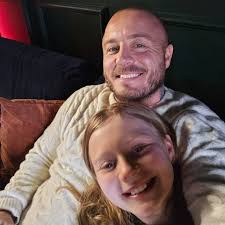 Hi I'm Richard 44 from The Midlands uk