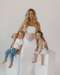 If you still love me and My Family 𝗦𝗮𝘆 𝗵𝗶🤗🥰❤️