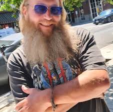 Okay look. I see folks doing arena in the hundreds. I'm at arena 48, its  boring. THIS is what I can't work out. I've tried multiple combos. Slow,  Stun, Skalds Song, Banishment,