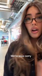 28/03/22 ┊ Madison, Madrid'deki M&G sırasında hayranlarıyla 🤎 #madisonbeer  @madisonbeer