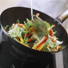 Aporta un sabor especial a los alimentos, de ahí el éxito de los restaurantes que de verdad saben. 3 Consejos Para Cocinar Hortalizas En El Wok Y Te Queden Perfectas