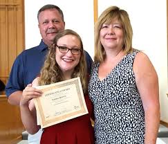 Trinity UMC gives scholarships