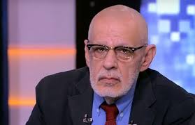 بعد هجومه على عمرو دياب، زكي فطين عبد الوهاب يثير الجدل على السوشيال ميديا مجدداً بعدما كتب أكثر من بوست يهاجم فيهم عادل إمام ويتهمه بأنه لم يقدم أى شئ جديد طوال السنوات الماضية فكتب: Nspzgyoreuld4m