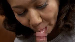 母！溺愛 妖艶ママのスケベ行為から息子は逃れられない 岩崎千鶴 - アダルト動画 ソクミル