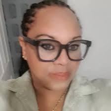 5 Rules That Got Me Through My 100lb Weight Loss Journey: • Walk daily. •  Eat high-protein meals. • Sleep before 10. • Move every day (even if just a  walk) •