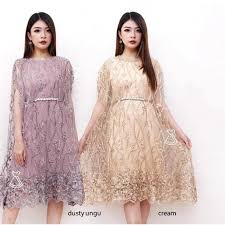 8 model baju muslim untuk orang gemuk agar terlihat langsing | model gamis brokat untuk selain memakai rok, anda juga dapat mencoba maxi dress atau busana terusan yang panjangnya related posts of model gamis. Model Gaun Pesta Brokat Pendek Gaya Ootd