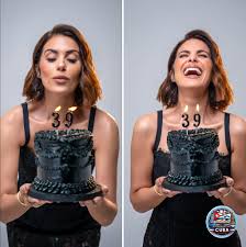 Estilo y Glamour: La Dura en Todo...