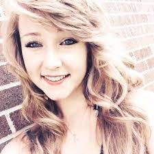 Amber Seabrook's Instagram, Twitter & Facebook