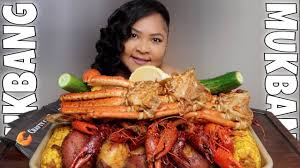 Now readingnyc's best summer seafood boils. Giant 5 Pound Seafood Boil By Crafty Crab Fort Lauderdale Shai Snacks Youtube