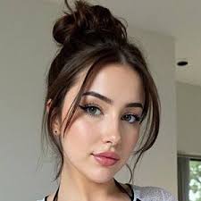 Lana Bloom🦋 (@lana.bloomy)