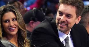 Pau Gasol dice adiós a 'La Familia': una gran fortuna, el apoyo de su  esposa y la trágica pérdida de 'su hermano' Kobe Bryant