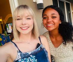 Hannah Arndt's Instagram, Twitter & Facebook