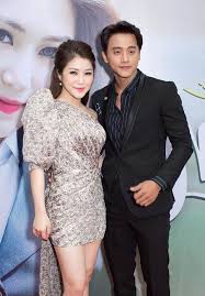 Anh không chỉ sở hữu gương mặt nam tính với sống mũi cao, má lúm đồng tiền, nụ cười duyên mà còn có ngoại hình cao ráo, vạm vỡ. TrÆ°á»c Chá» Ä'áº¹p Má»¹ Tam Mai Tai Pháº¿n Tá»«ng Yeu Nhá»¯ng Ai