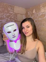 Ljubičasto LED svjetlo maske