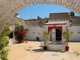 Jun 22, 2021 · el estudio cuenta con instalaciones para el alojamiento de los músicos. El Cuervo De Sevilla Turismo De La Provincia De Sevilla