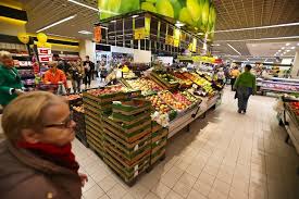 Biedronka wydłużyła godziny otwarcia sklepów, żeby zdążyć z obsłużeniem wszystkich klientów przed świąteczną kumulacją dni z zakazem handlu. Biedronka Sprawdz Godziny Otwarcia Przed Swietami W Wigilie I Sylwestra Godziny Otwarcia Niedziele Handlowe Gazeta Wroclawska