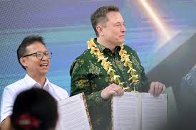 Elon Musk in Bali to Inaugurate SpaceX Starlink Service in Indonesia -  Bloomberg