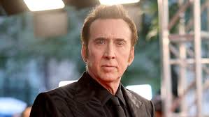 Sinabi ni Nicolas Cage na ibang eksena ang kinunan niya para sa 'The  Flash', at pinalitan ito ng isang CGI version ng kanyang sarili na  nakikipaglaban sa isang gagamba: "Hindi ko iyon