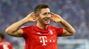 Gerd mueller remains one of germany's best strikers of all time, even after robert lewandowski on saturday equalled his bundesliga record of 40 goals in 1971/72, which many thought would never be matched. Lewandowski Equals Gerd Muller S Long Standing Bundesliga Record Kafkadesk