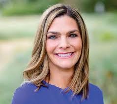 Annie Beebe's Instagram, Twitter & Facebook