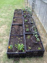 Raised garden beds are a great way to create an organized garden space, especially when you have limited space for planting a garden. 18 Cheap And Easy To Build Raised Garden Beds Decor Home Ideas