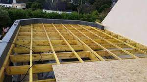 Elle est pour assurer la charpente d'un toit plat , le charpentier peut choisir l'une des trois techniques qui porte essentiellement sur. Vous Revez D Une Maison Avec Un Toit Plat La Realisation De La Charpente Et De La Couverture De Toi Plan Maison Ossature Bois Toit Plat Maison Ossature Bois
