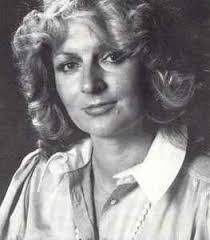 Jeanette Becker's Instagram, Twitter & Facebook