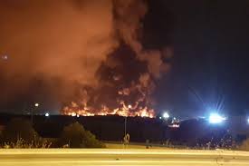 Incendio in discarica a mariano comense nel primo pomeriggio di lunedì 25 marzo. Terribile Incendio In Un Capannone Su Via Barletta Ad Andria