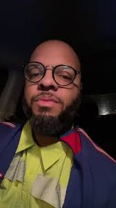 Robert Trant Singing Garbage Man