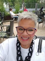 Short haircut for older Ladies