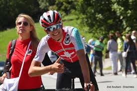 El indomable mader pudo lograr una diferencia en su aventura particular de 30 segundos con el grupo del maillot amarillo hasta el final del descenso, con. Gino Mader C Est Magique Actualite Directvelo