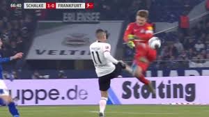Spieltag auf eintracht frankfurt (17.6., 18:30 uhr). Bundesliga Schalke 04 Goalkeeper Alexander Nuebel Banned For Four Games For Brutal Kung Fu Foul