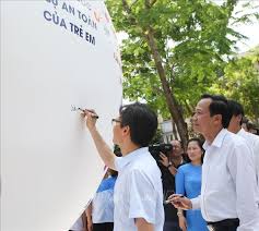 Chỉ với một vài thao tác nhỏ dưới đây là bạn đã có thể viết chữ in đậm, chữ in nghiêng hay gạch ngang trên youtube, g+ để tạo sự khác biệt trong vô vàn các comment khác. Pho Thá»§ TÆ°á»›ng VÅ© Ä'á»©c Ä'am Dá»± Lá»… Phat Ä'á»™ng Thang Hanh Ä'á»™ng Vi Tráº» Em NÄƒm 2019 áº£nh Thá»i Sá»± Trong NÆ°á»›c VÄƒn Hoa Xa Há»™i Thong