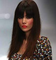 Quest'anno, i capelli lunghi a strati con la frangetta sono tra i preferiti. Capelli Lunghi Con Frangia Il Trend Del 2019 Piu Amato E Chiacchierato Vanityfair It