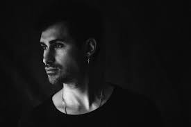 Premiere: Hayden Everett Marks His Turning Point in Hypnotic Debut "Color" 