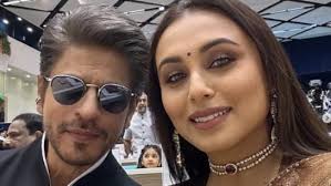 Shah Rukh Khan Kisses Rani Mukerji ...