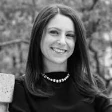 Beth Linn's Instagram, Twitter & Facebook