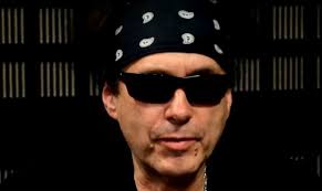 Gitarzysta, kompozytor i autor tekstów odszedł po walce z chorobą. Niepokojace Informacje O Stanie Zdrowia Lidera Pudelsow Andrzej Bieniasz Zmaga Sie Z Choroba Nowotworowa Potrzebna Jest Pomoc Zycie