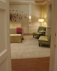 Gossip Girl Tour Serena Van Der Woodsen S Bedroom At Blair S Gossip Girl Bedroom Serena Van Der Woodsen Bedroom Gossip Girl Decor