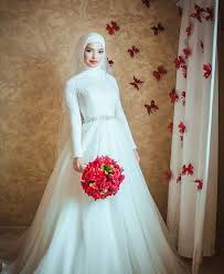 Wow Love Everything About This Except The Red Muslim Wedding Dresses Muslimah Wedding Dress Modest Wedding Dresses