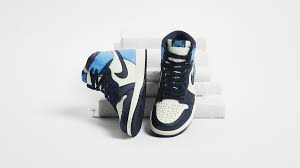 The obsidian air jordan 1's are an entirely leather variant of the women's patent leather air. Pluggi Am 31 August Kommt Der Air Jordan 1 Obsidian Pluggi