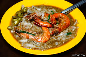 Sebenarnya makanan ini cukup sinonim dengan masyarakat cina. Resepi Char Kuey Teow Berkuah Mudah