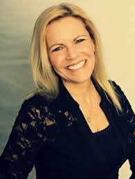 Katrina Mayer's Instagram, Twitter & Facebook