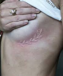 Feb 11, 2020 · 10+ tatuajes de frases grandes y pequeñas debajo de los senos. 19 Ideas De Tatuajes Tatuajes Tatuajes Delicados Disenos De Unas
