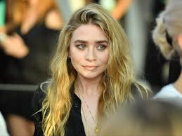 Pinch clumps of hair in different directions for a messier result. Ashley Olsen Hikes With A Beer And Machete In Chaotic Rare Photo I Feel Like This Is A Game Of Cluedo The Independent
