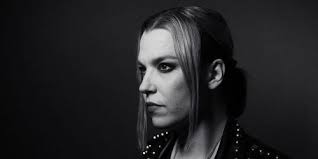 Celebrities with last name: Hale