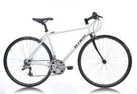 Un choix unique de velo en forme de moto disponible dans notre magasin. Btwin Forme 3 Bicycle B Twin Racer